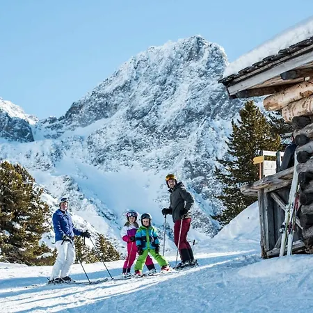 Camping مكان تخييم *